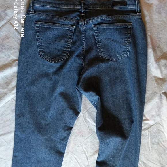 Lee Relaxed Fit Jeans Short - Picture 2 of 8